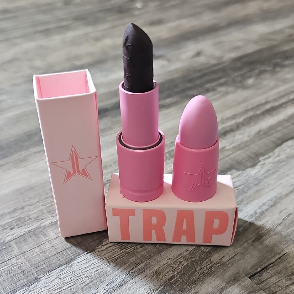 NIB Jeffrey Star Velvet Trap Lipstick